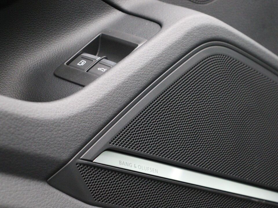 Audi A6 Avant S edition Competition 50 TFSI e 220 kW / 299 pk