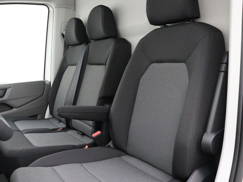 VW-Bedrijfswagens Crafter Highline L3H3 2.0 TDI 103 kW / 140 pk