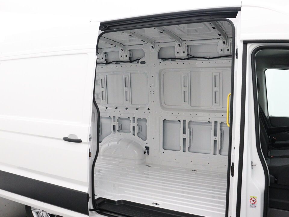VW-Bedrijfswagens Crafter Highline L3H3 2.0 TDI 103 kW / 140 pk