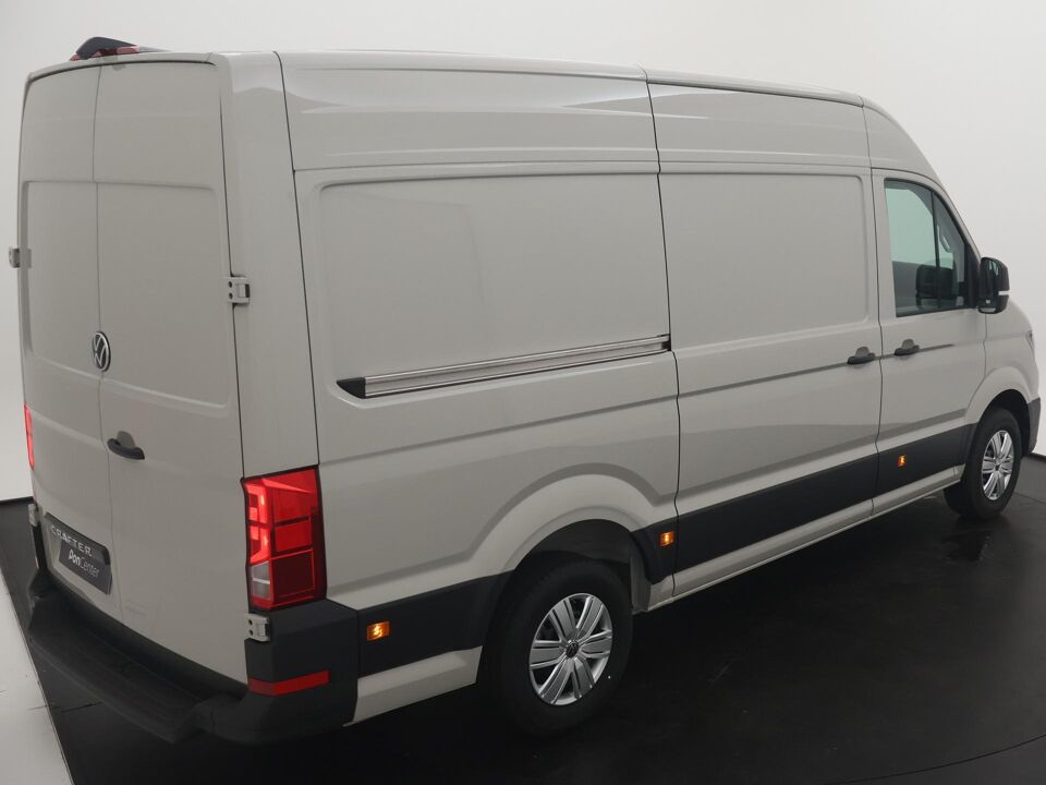 VW-Bedrijfswagens Crafter Highline L3H3 2.0 TDI 103 kW / 140 pk