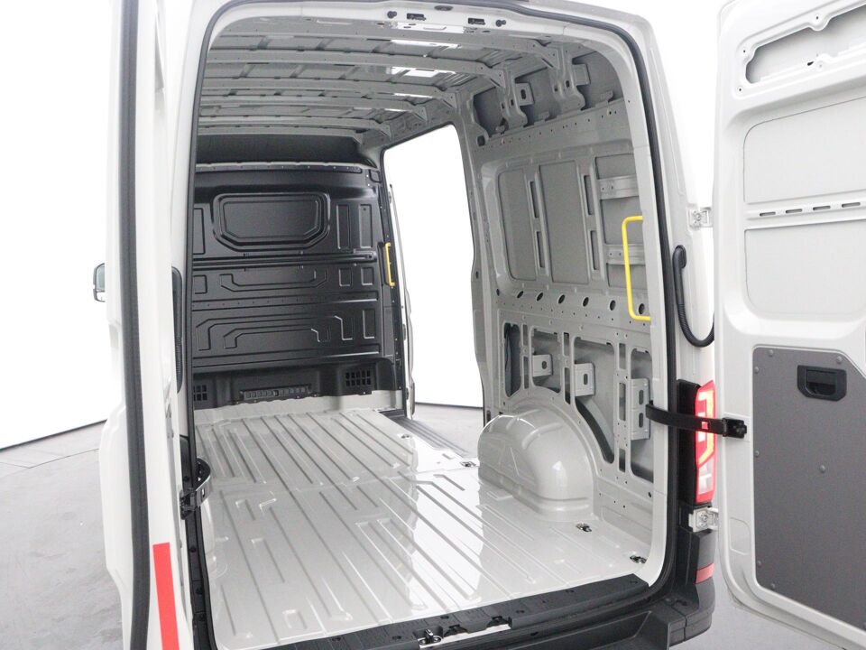 VW-Bedrijfswagens Crafter Highline L3H3 2.0 TDI 103 kW / 140 pk