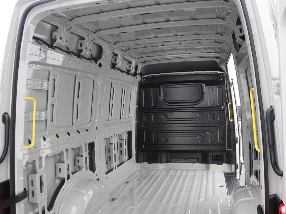 VW-Bedrijfswagens Crafter Highline L3H3 2.0 TDI 103 kW / 140 pk