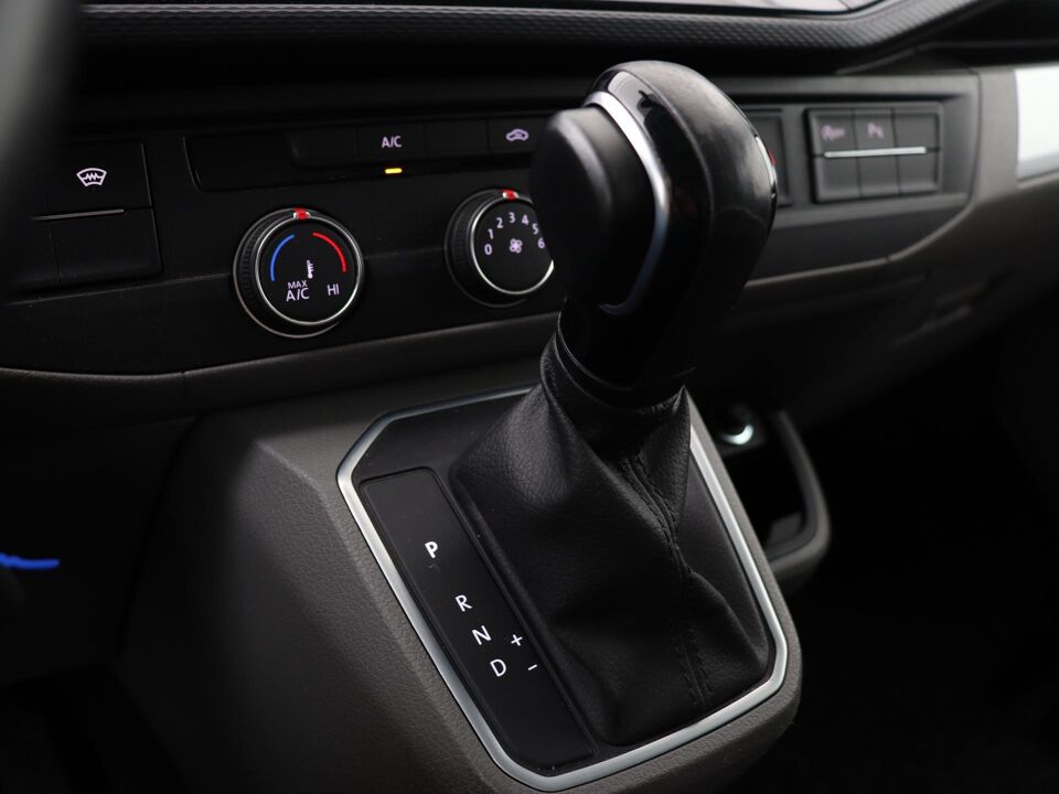VW-Bedrijfswagens Transporter 2.0 TDI 150 PK DSG L2H1 32 Bulli