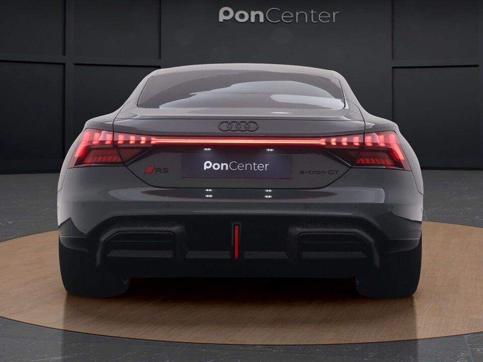 Audi RS e-tron GT Performance 550kW/748pk