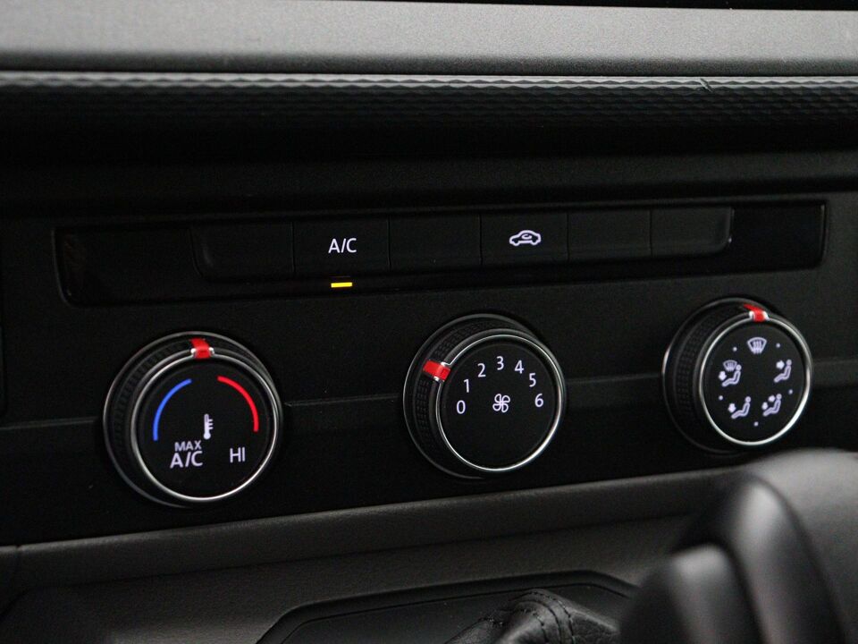 VW-Bedrijfswagens Transporter 2.0 TDI L2H1 30 Comfortline
