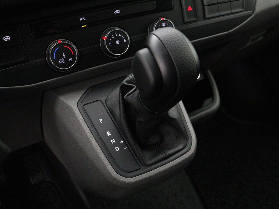 VW-Bedrijfswagens Transporter 2.0 TDI L2H1 30 Comfortline