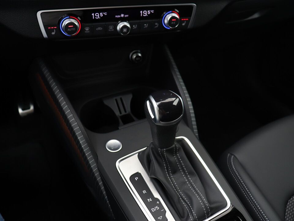 Audi Q2 S edition 35 TFSI 110 kW / 150 pk