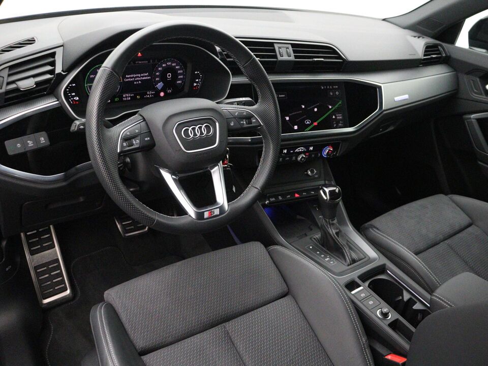 Audi Q3 45 TFSI e S edition