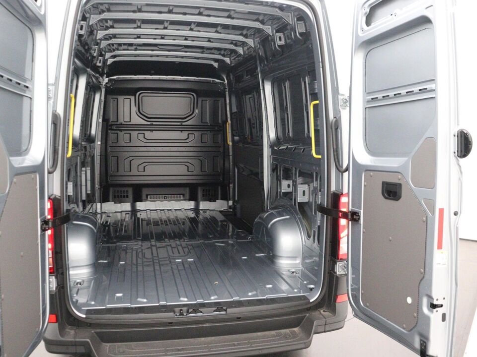 VW-Bedrijfswagens Crafter Highline L3H3 2.0 TDI 130 kW / 177 pk