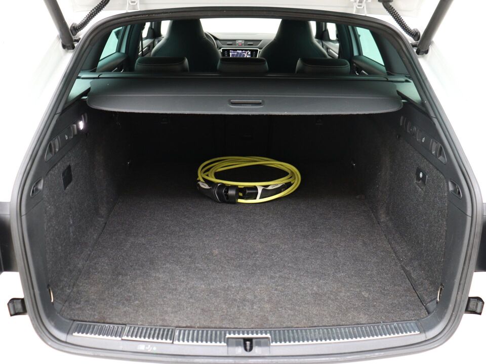 Škoda Superb Combi 1.4 TSI 218 PK iV Sportline Business
