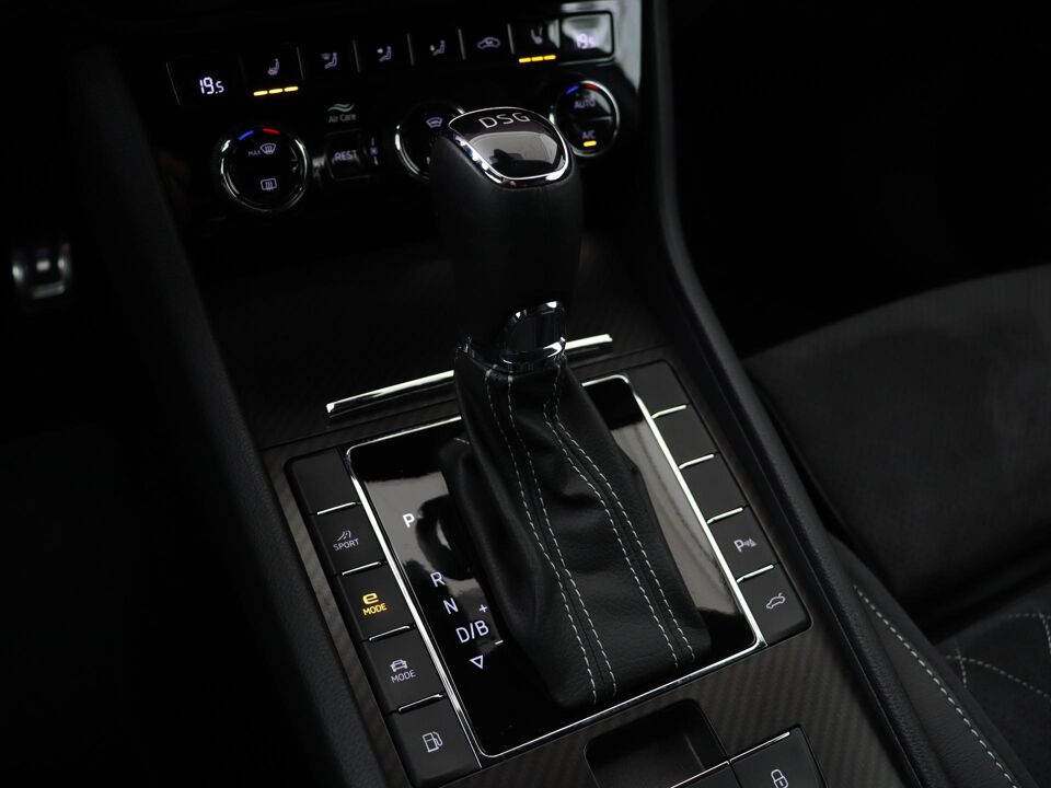 Škoda Superb Combi 1.4 TSI 218 PK iV Sportline Business