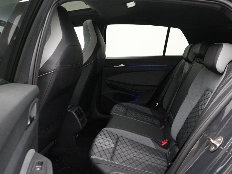 Volkswagen Golf 1.5 eTSI R-Line