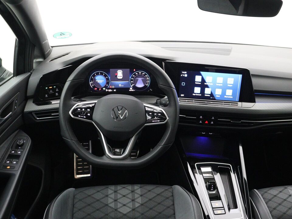Volkswagen Golf 1.5 eTSI R-Line