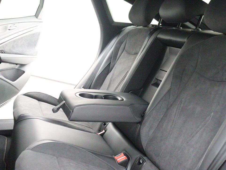 Volkswagen ID.7 Pro Business 77 kWh 210 kW / 286 pk