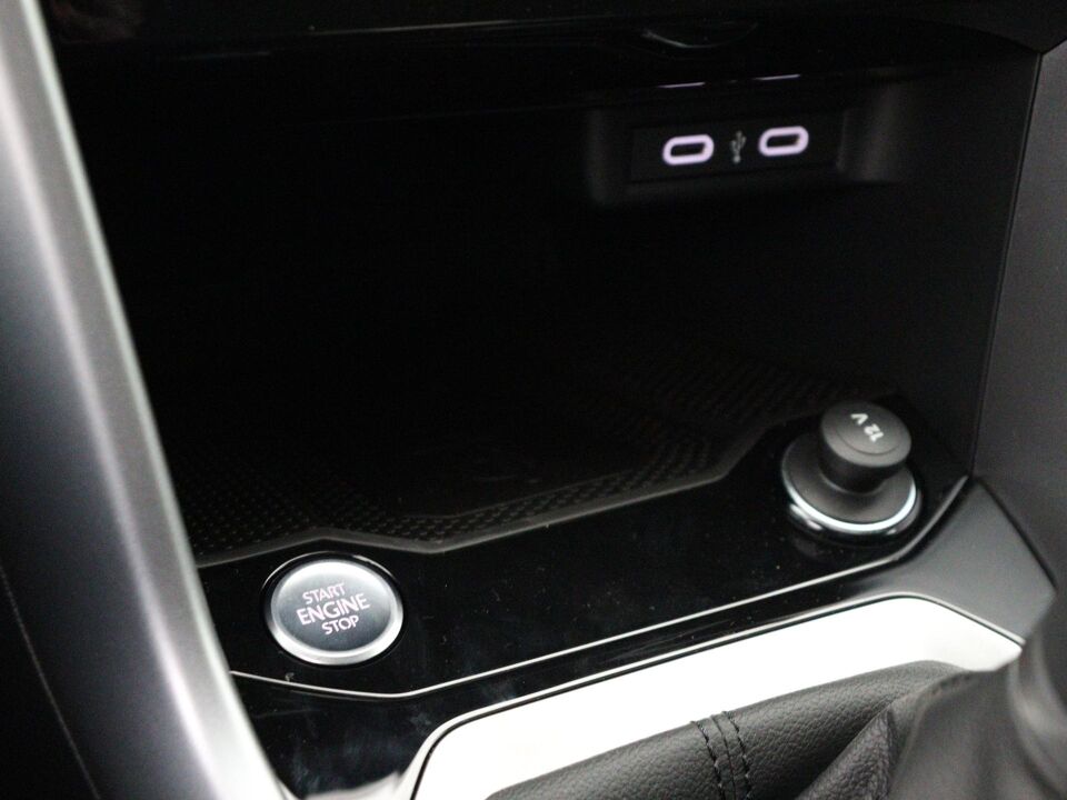 Volkswagen T-Roc Life Edition 1.0 TSI 85 kW / 116 pk