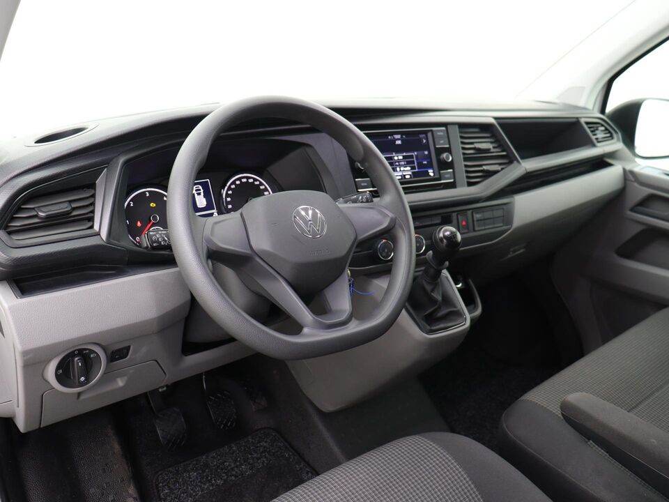 VW-Bedrijfswagens Transporter 2.0 TDI 110 PK L2H1 28 Economy Business