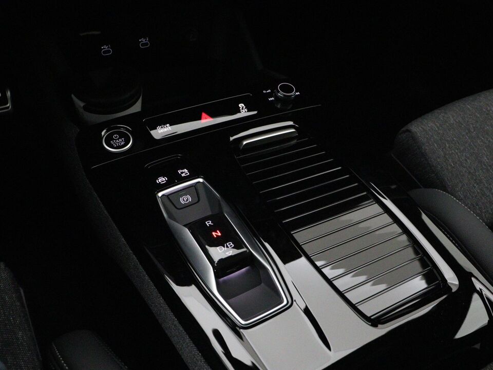 Audi Q6 e-tron S edition 185kW/252pk 83Kwh