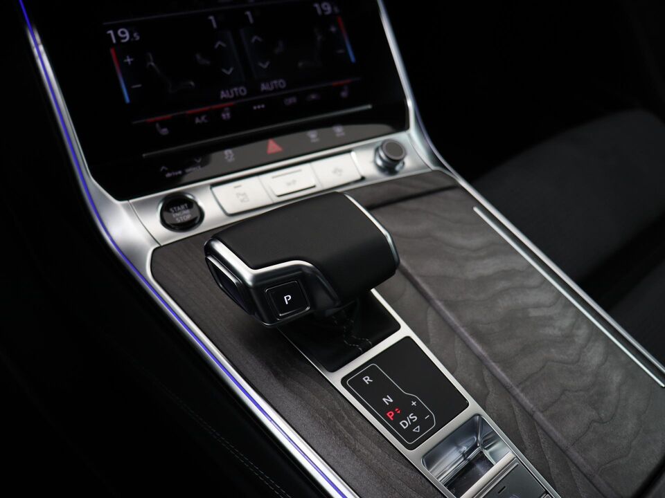 Audi A6 Avant 55 TFSI e 367 PK Quattro S-Line Competition