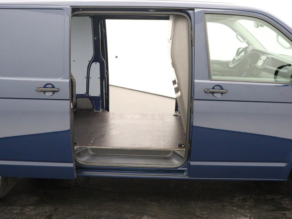 VW-Bedrijfswagens Transporter 2.0 TDI 150 PK DSG L2H1 30 Comfortline