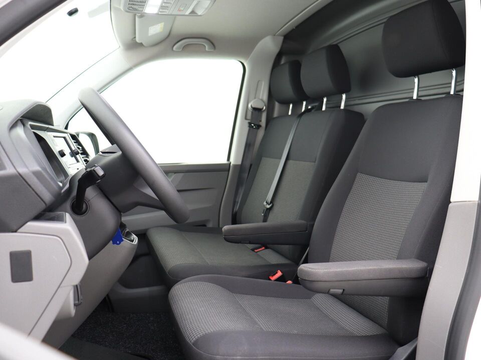 VW-Bedrijfswagens Transporter 2.0 TDI 110 PK L2H1 28 Economy Business