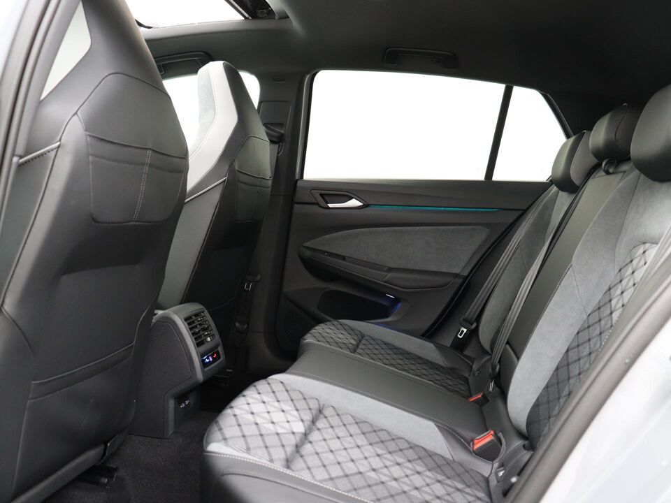 Volkswagen Golf 1.5 eTSI 150PK R-Line DSG