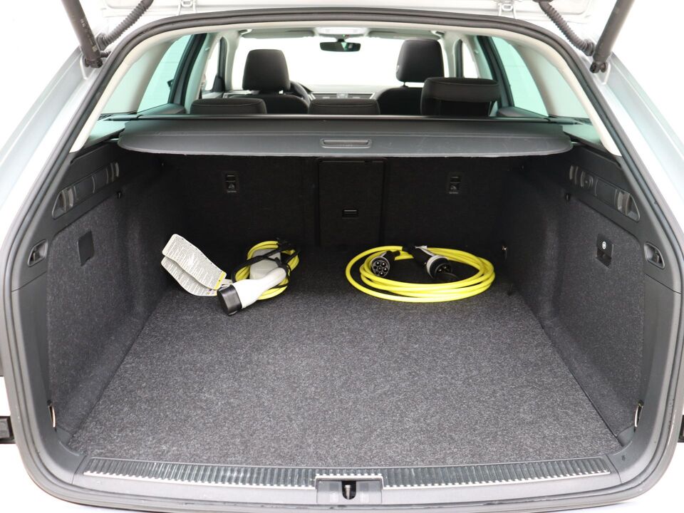 Škoda Superb Combi 1.4 TSI 218 PK iV Business Edition