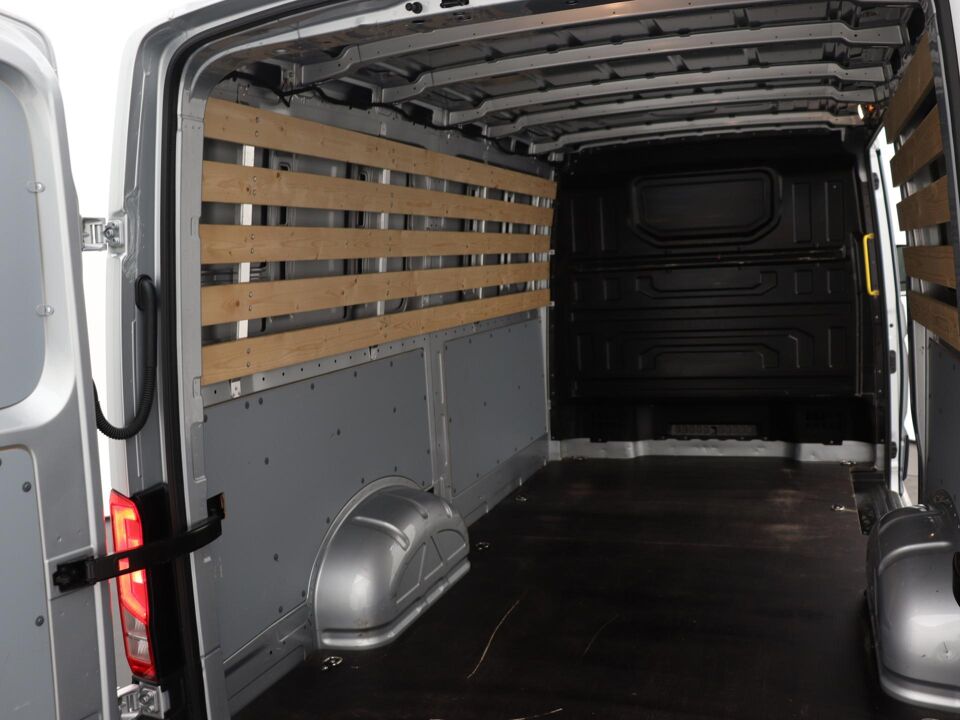 VW-Bedrijfswagens Crafter 35 2.0 TDI 140 PK Aut. L3H2 Comfortline