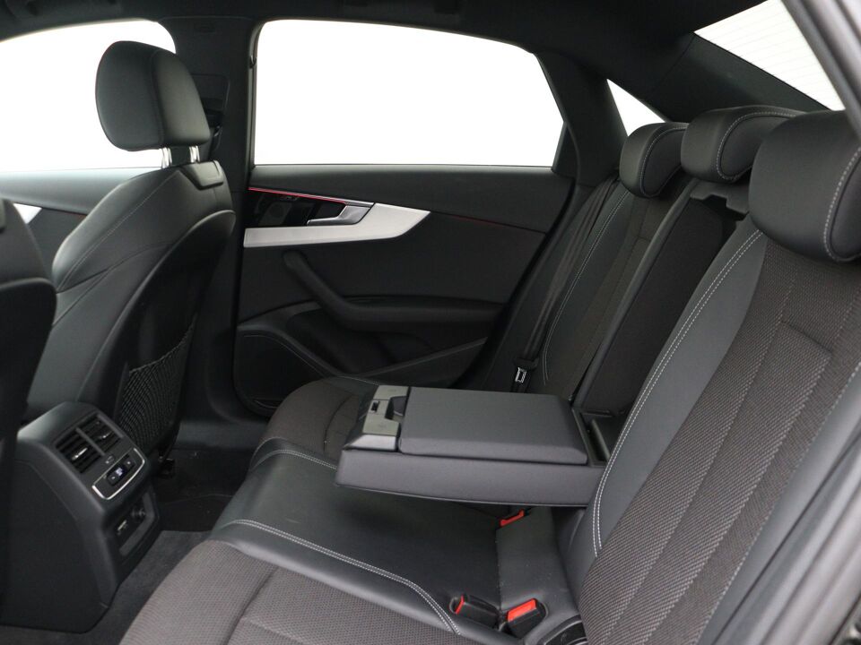 Audi A4 Limousine 35 TFSI S edition