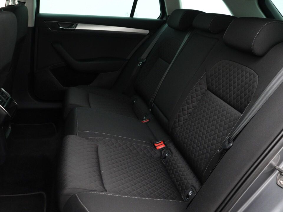 Škoda Superb Combi 1.4 TSI iV Business Edition