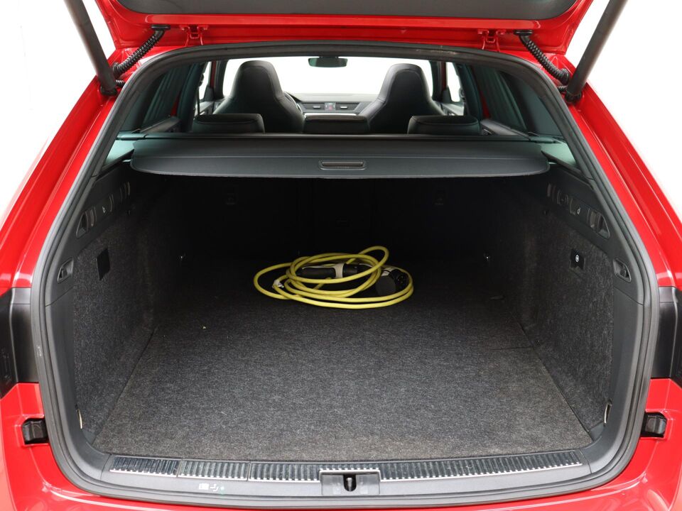 Škoda Superb Combi 1.4 TSI iV Sportline Business