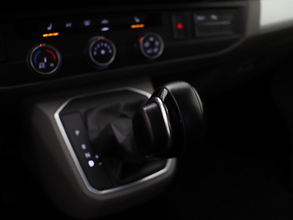 VW-Bedrijfswagens Transporter 2.0 TDI 150 PK DSG L2H1 28 Bulli