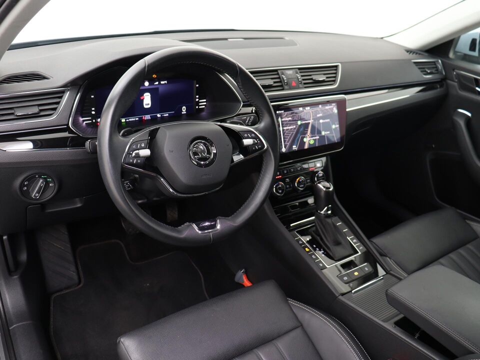 Škoda Superb Combi 1.4 TSI iV Laurin & Klement