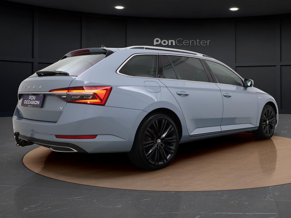 Škoda Superb Combi 1.4 TSI iV Laurin & Klement