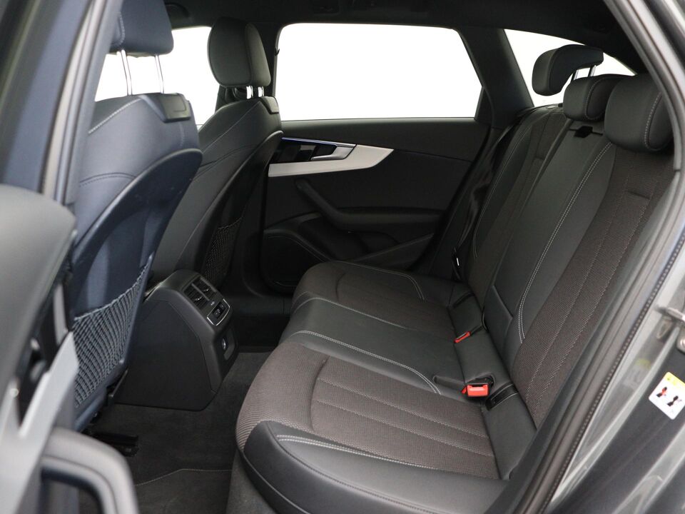 Audi A4 Avant 35 TFSI S edition Competition