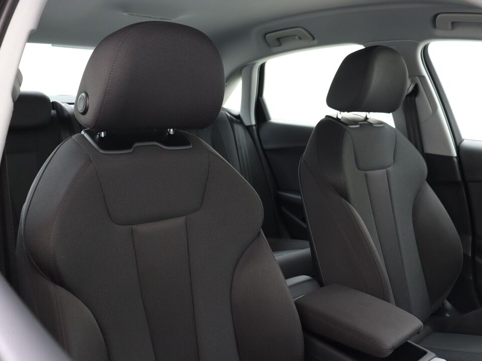 Audi A4 Limousine 35 TFSI 150 PK Business Edition