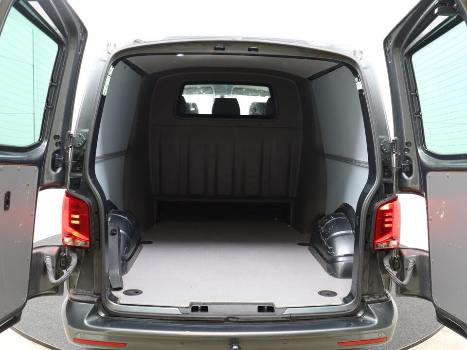 VW-Bedrijfswagens Transporter 2.0 TDI 199 PK DSG L2H1 30 DC Bulli