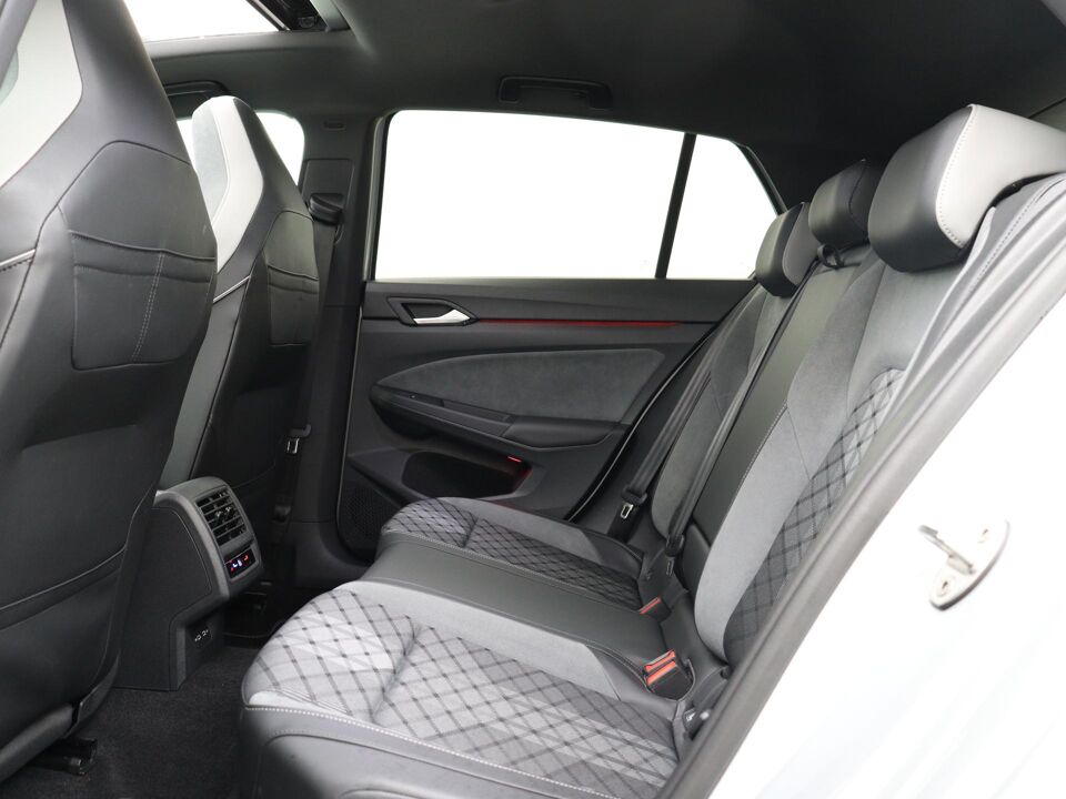 Volkswagen Golf 1.5 eTSI 150 PK DSG R-Line