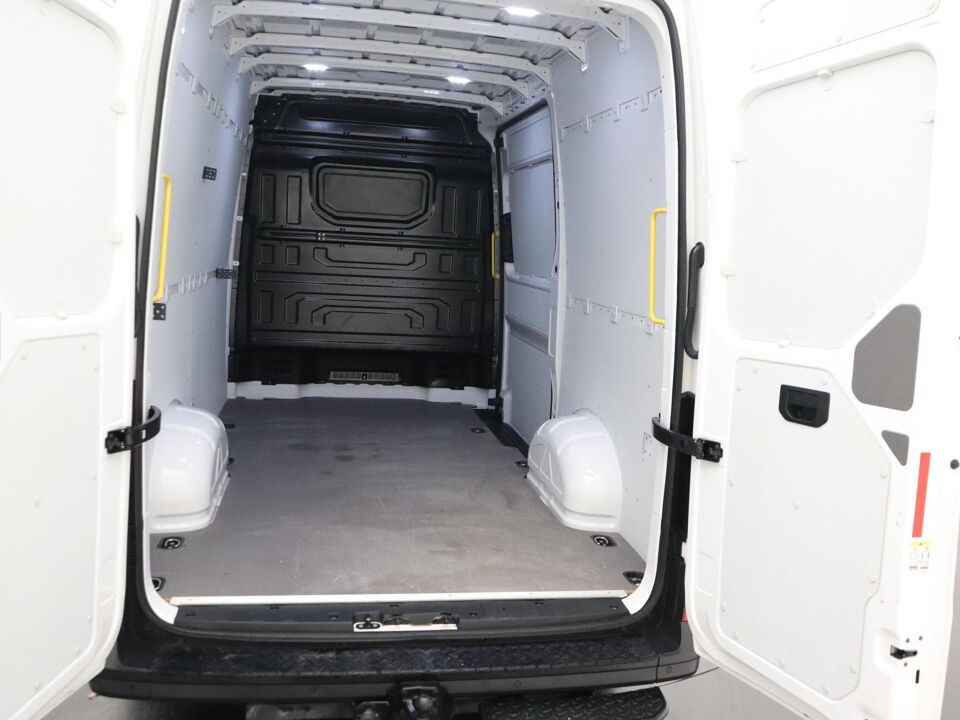 VW-Bedrijfswagens Crafter 35 2.0 TDI 177 PK Aut. L3H3 Comfortline