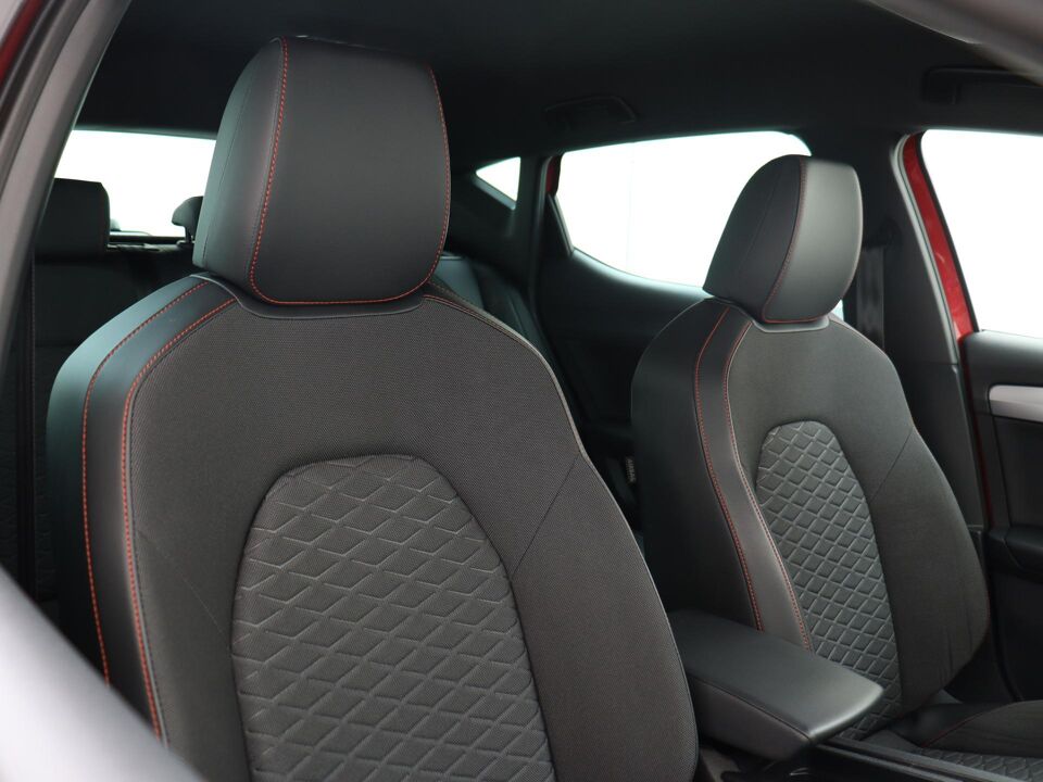SEAT Leon 1.0 eTSI 110 PK DSG FR Business Intense