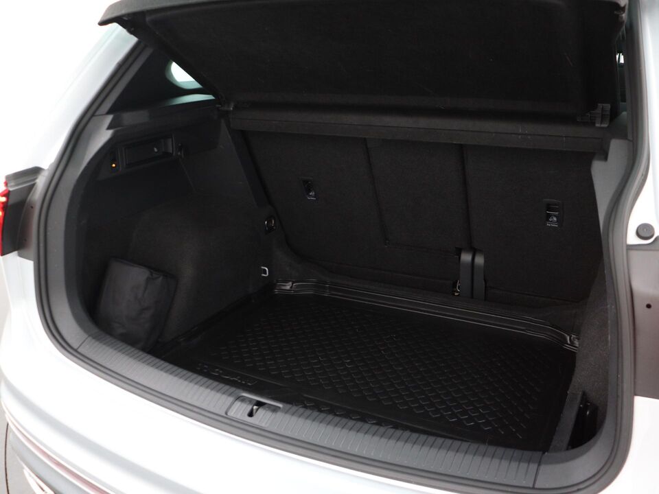 Volkswagen Tiguan 1.5 TSI R-Line Business+