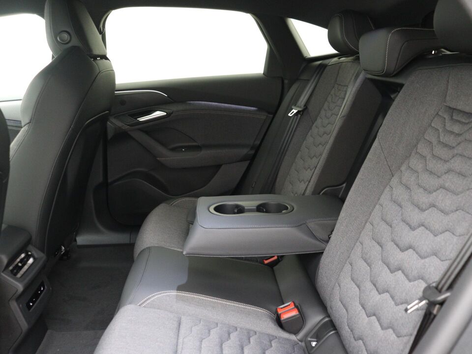Audi A6 Sportback e-tron S edition 83 kWh 210 kW / 286 PK
