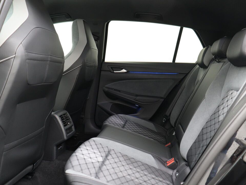 Volkswagen Golf 1.5 eTSI R-Line Business