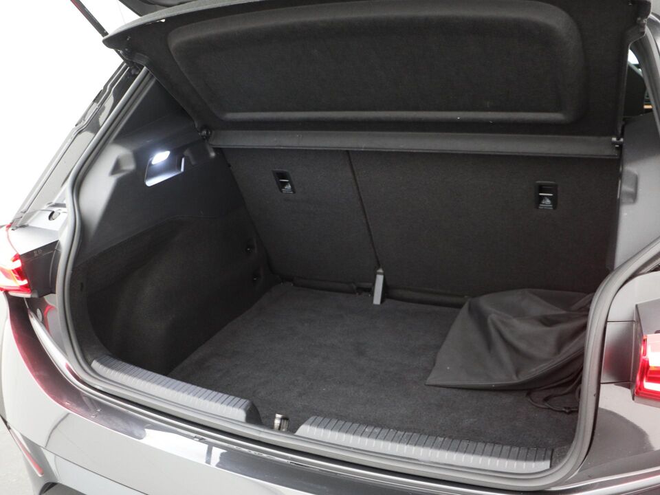 CUPRA Born Essential 62 kWh