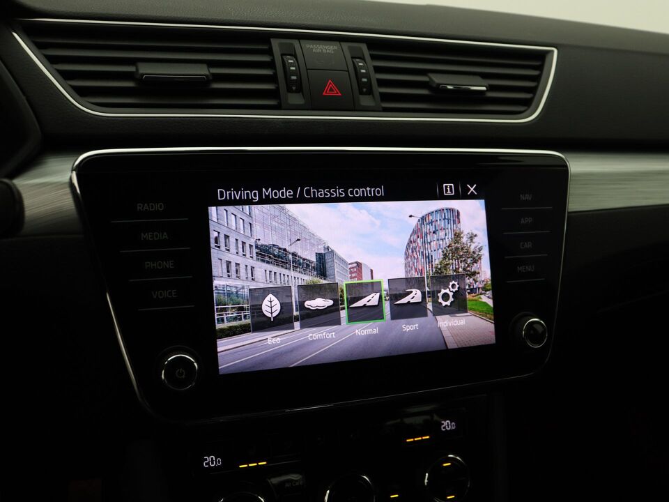 Škoda Superb Combi 1.4 TSI iV Ambition