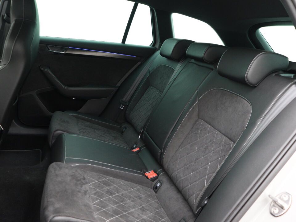 Škoda Superb Combi 1.4 TSI iV Sportline Business