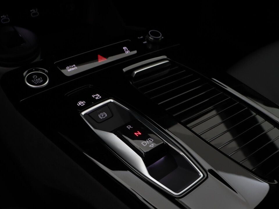 Audi A6 Sportback e-tron S edition 100kWh 270 kW / 367 PK