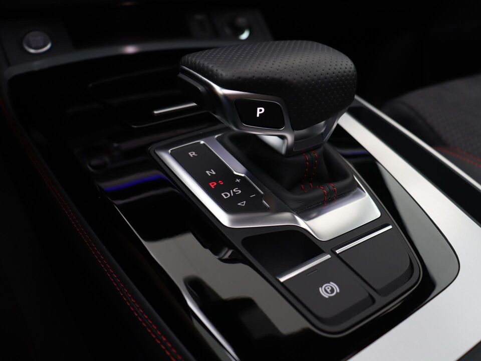 Audi Q5 55 TFSI e S edition