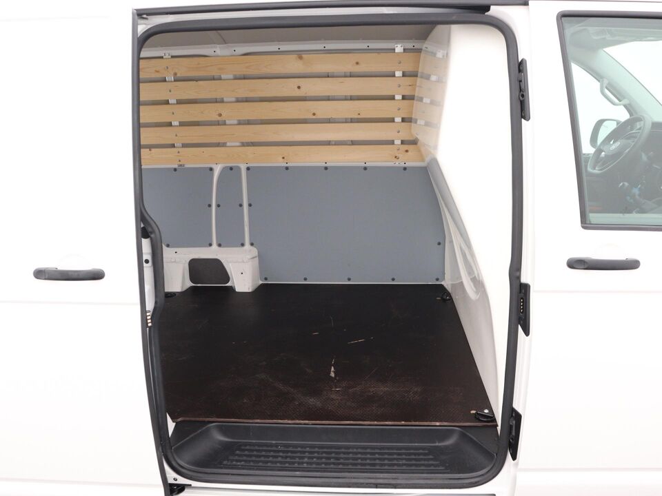 VW-Bedrijfswagens Transporter 2.0 TDI 110 PK L2H1 28 Comfortline