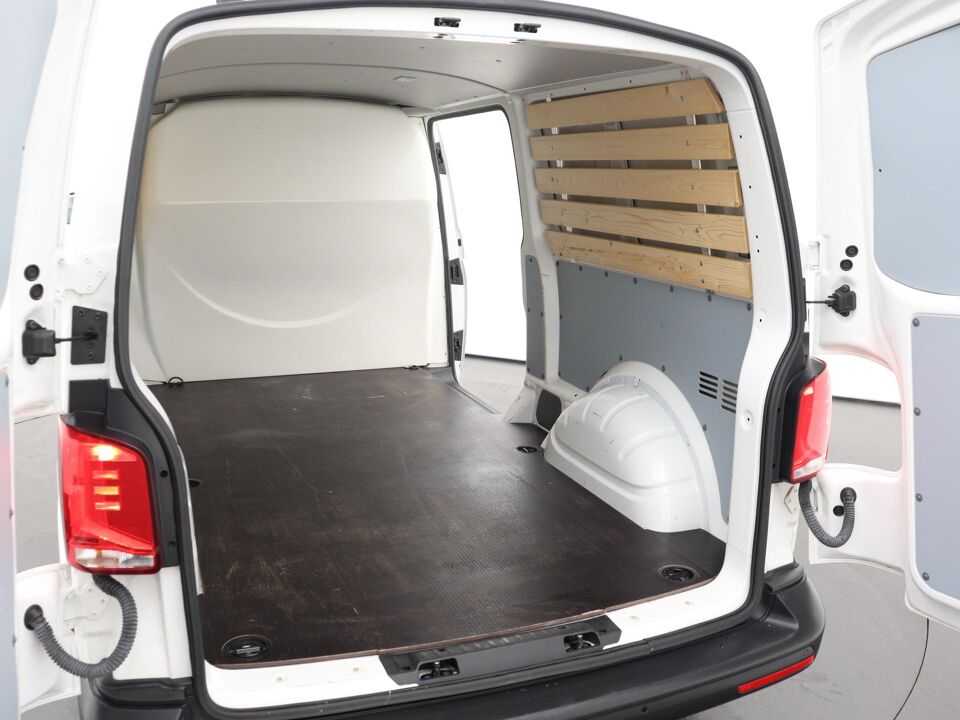 VW-Bedrijfswagens Transporter 2.0 TDI 110 PK L2H1 28 Comfortline