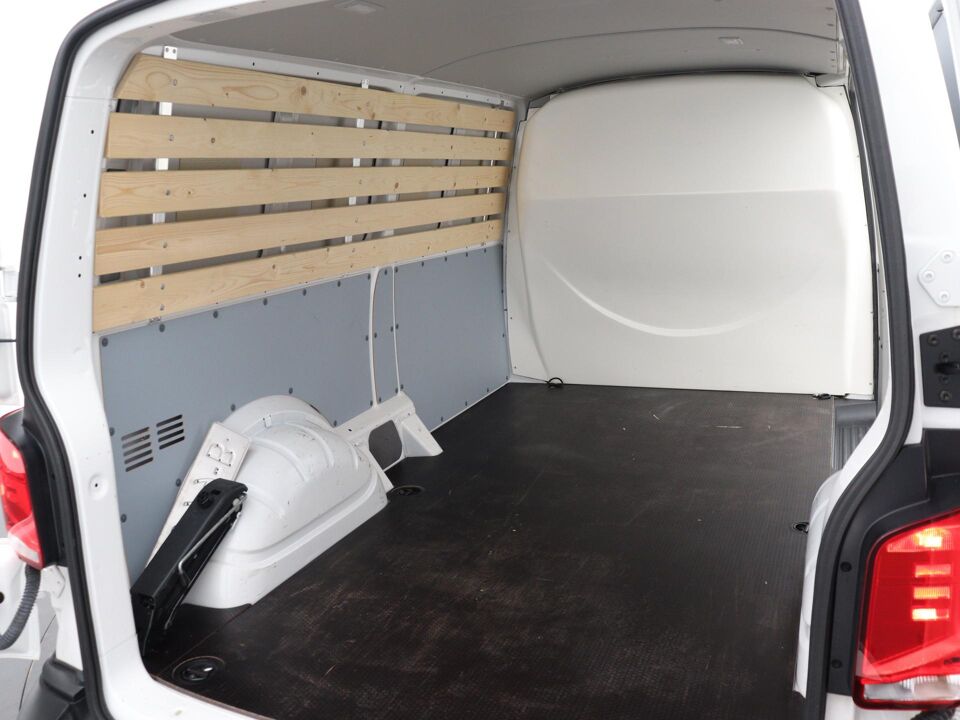 VW-Bedrijfswagens Transporter 2.0 TDI 110 PK L2H1 28 Comfortline